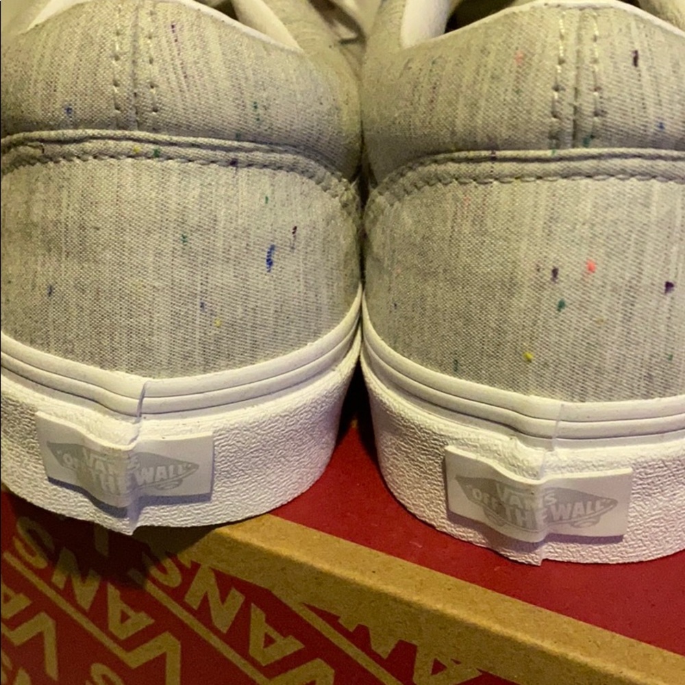 Vans - Picture 3 of 3